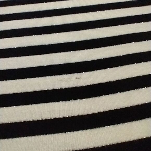 USED White House Black Market Top - Picture 3 of 7